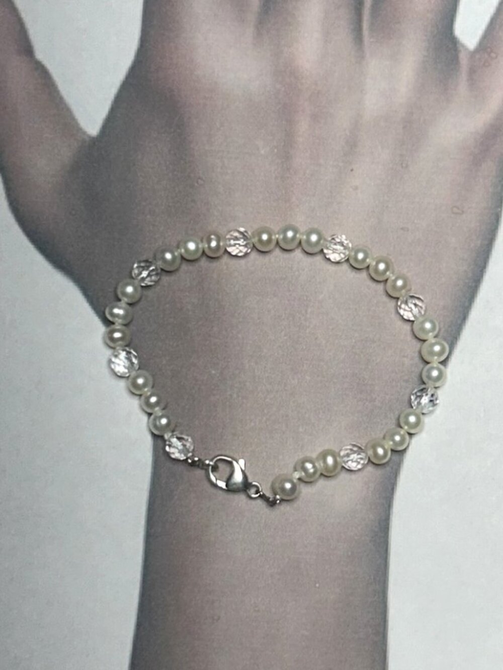 Quartz and Freshwater Pearls Bracelet.